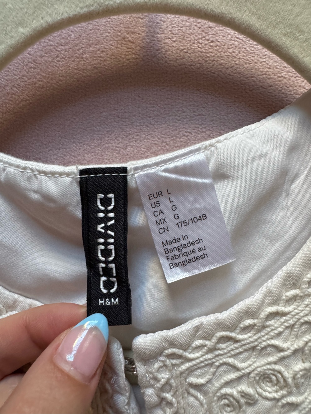 H&M DIVIDED Vest with Embroidery L - Picture 8 of 9